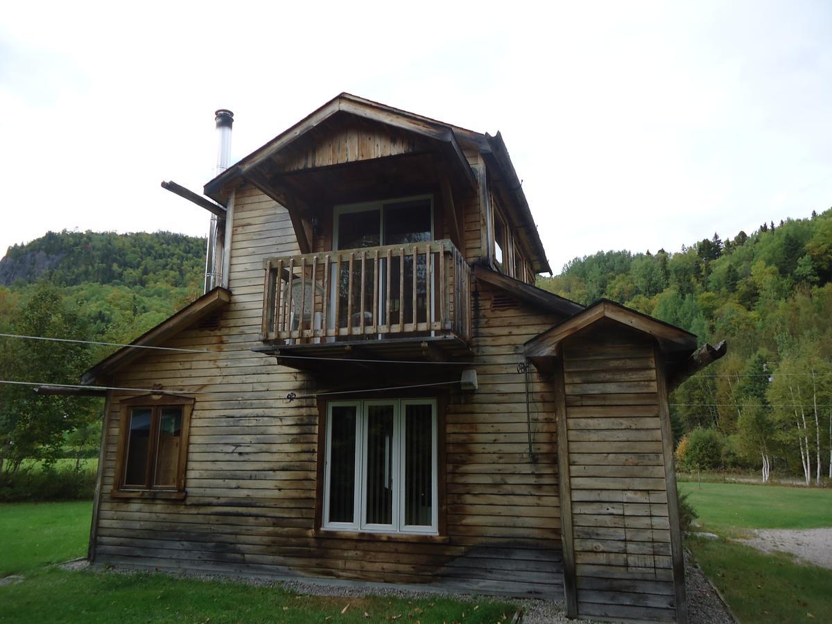 Chalet Saint-Thomas L'Anse-Saint-Jean Exterior photo